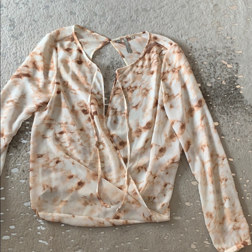 Guesse tie die open back blouse